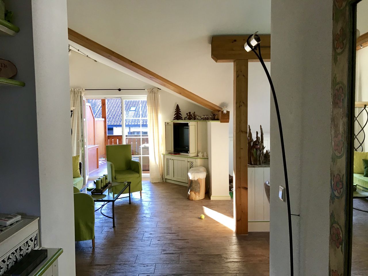 Zauberhafte Dachgeschoss Wohnung mit grandiosem Bergblick