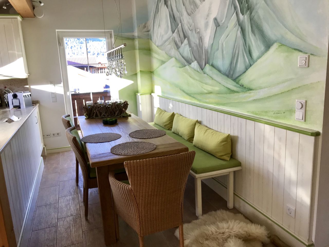 Zauberhafte Dachgeschoss Wohnung mit grandiosem Bergblick