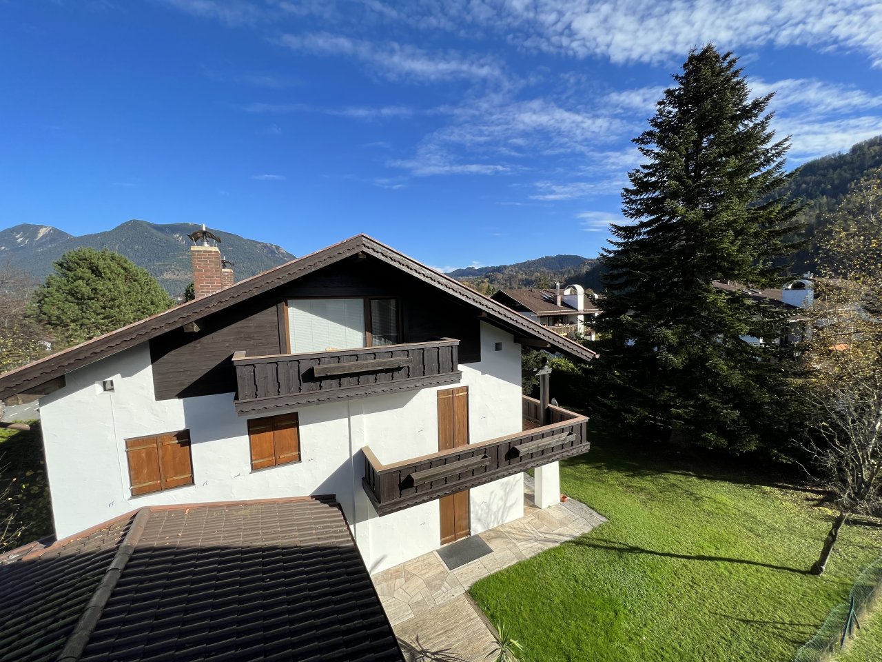 Zwei Doppelhaushälften  mit Bergblick und Südgarten in Garmisch-Partenkirchen