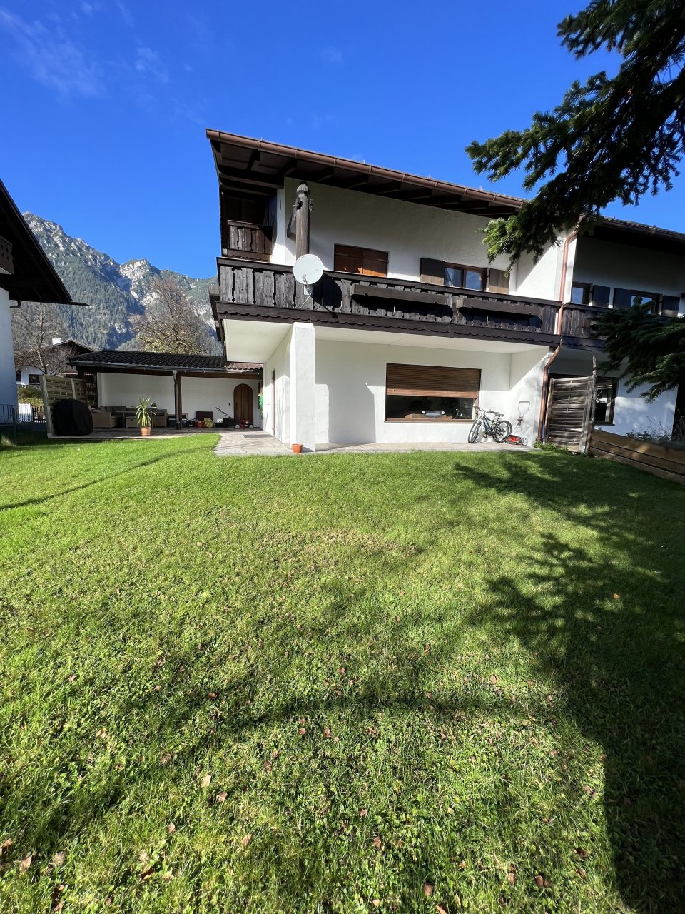 Zwei Doppelhaushälften  mit Bergblick und Südgarten in Garmisch-Partenkirchen