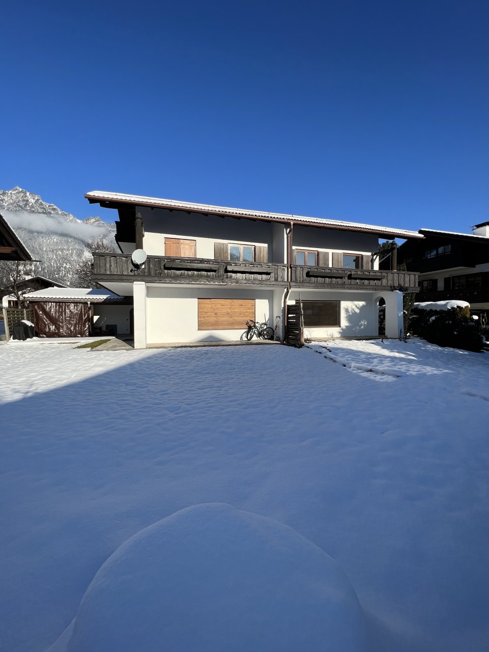 Großzügiges Doppelhaus mit Bergblick und Südgarten in Garmisch-Partenkirchen