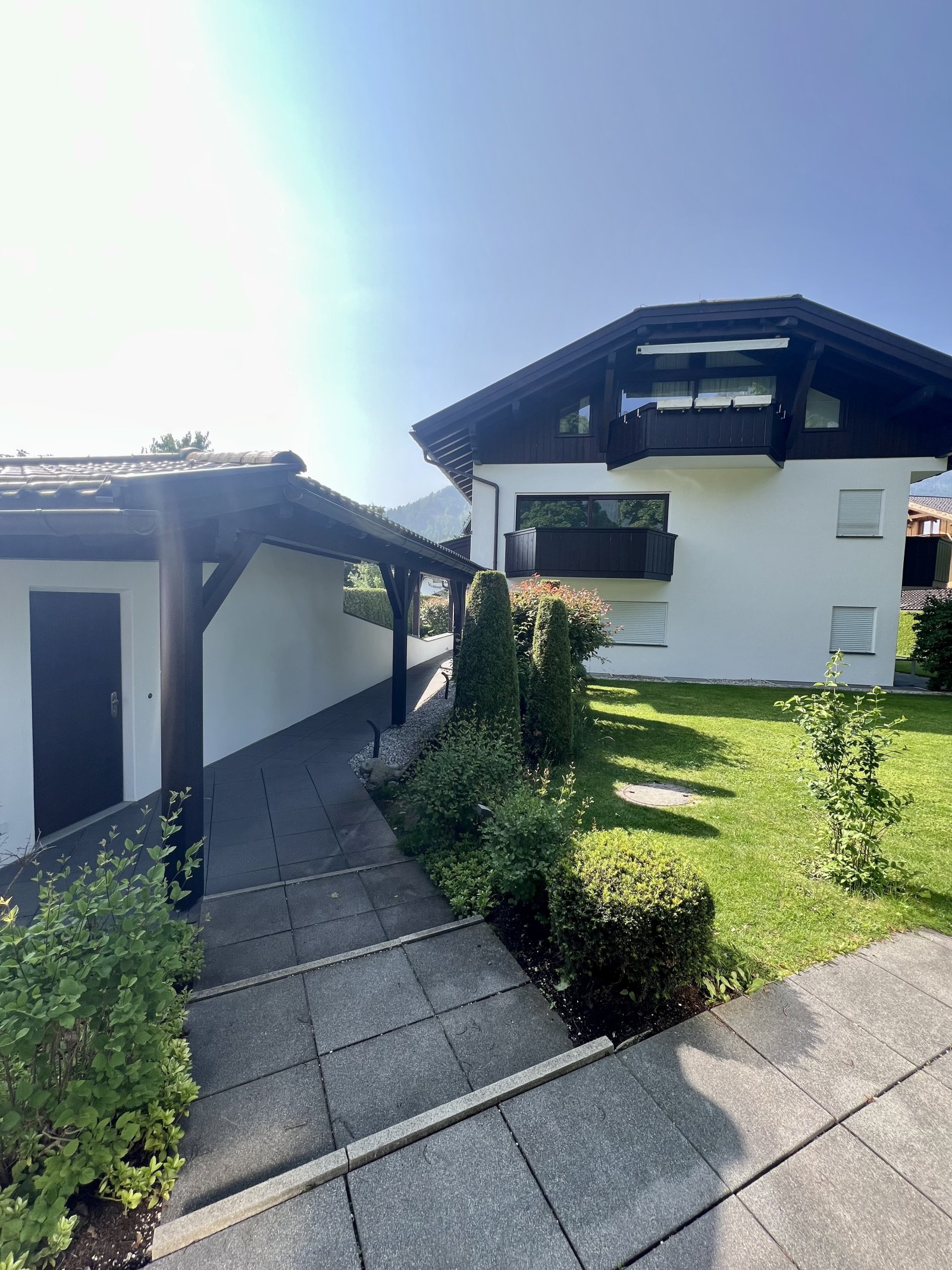 Grosszügige, sonnige Wohnung in Traumlage mit wunderschönem Bergblick in Garmisch 