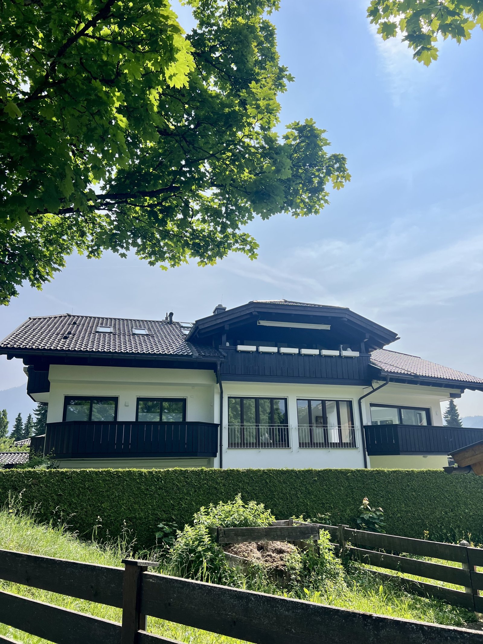 Garmisch-Partenkirchen: Grosszügige, sonnige Wohnung in Traumlage mit wunderschönem Bergblick in Garmisch Garmisch-Partenkirchen: Grosszügige, sonnige Wohnung in Traumlage mit wunderschönem Bergblick in Garmisch