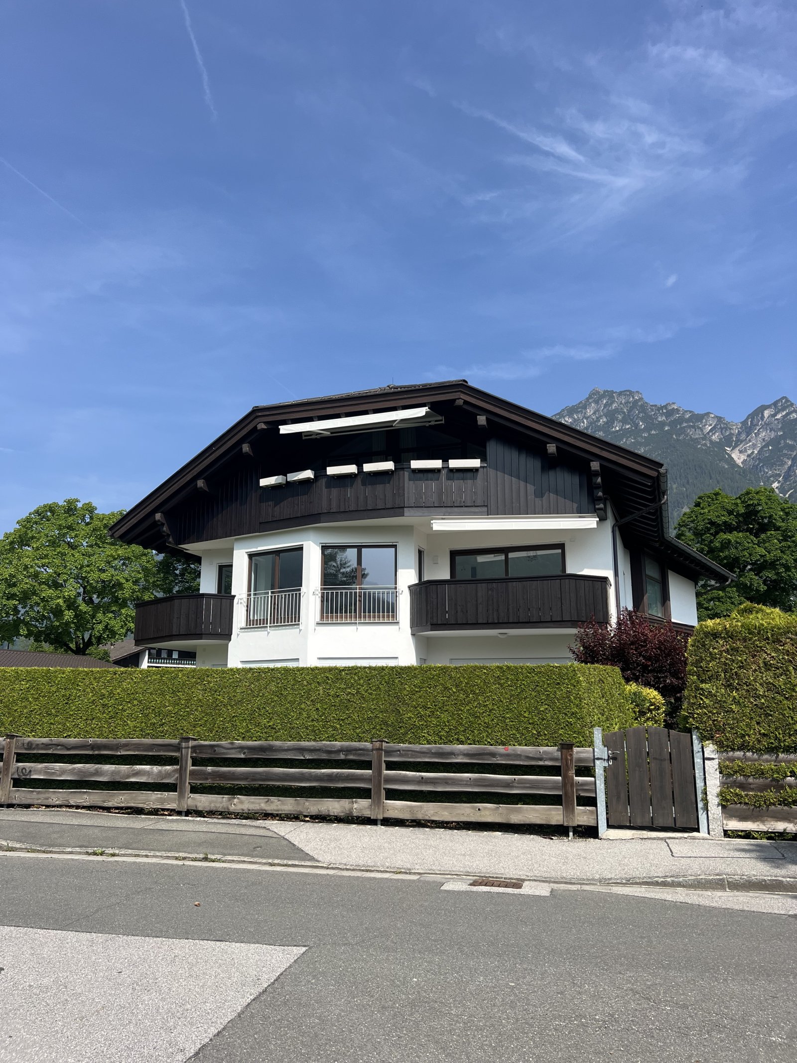 Grosszügige, sonnige Wohnung in Traumlage mit wunderschönem Bergblick in Garmisch 