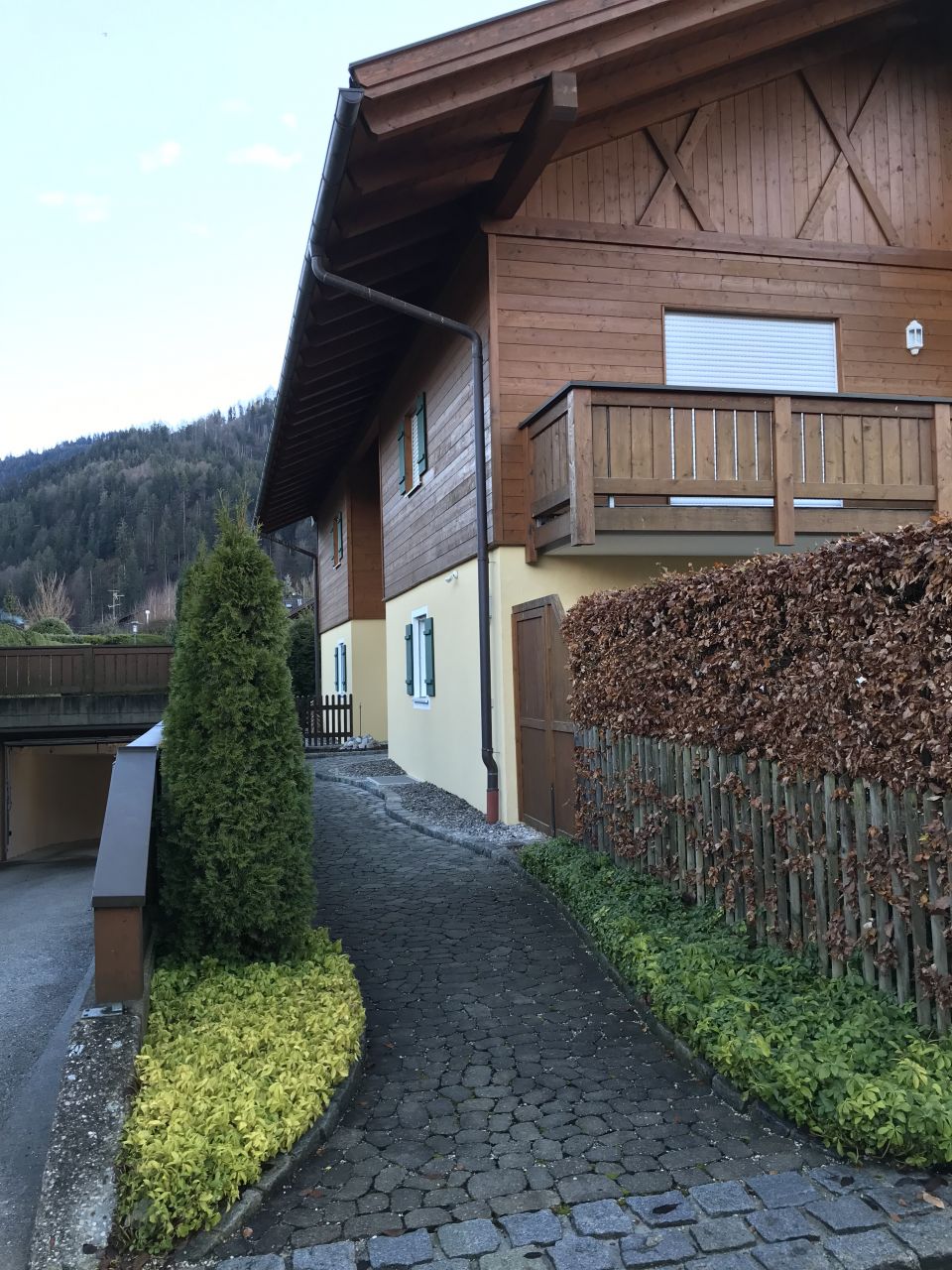 Zugang zum Eingangsbereich Zugang zum Eingangsbereich