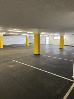 Helle, großzügige Tiefgarage Helle, großzügige Tiefgarage