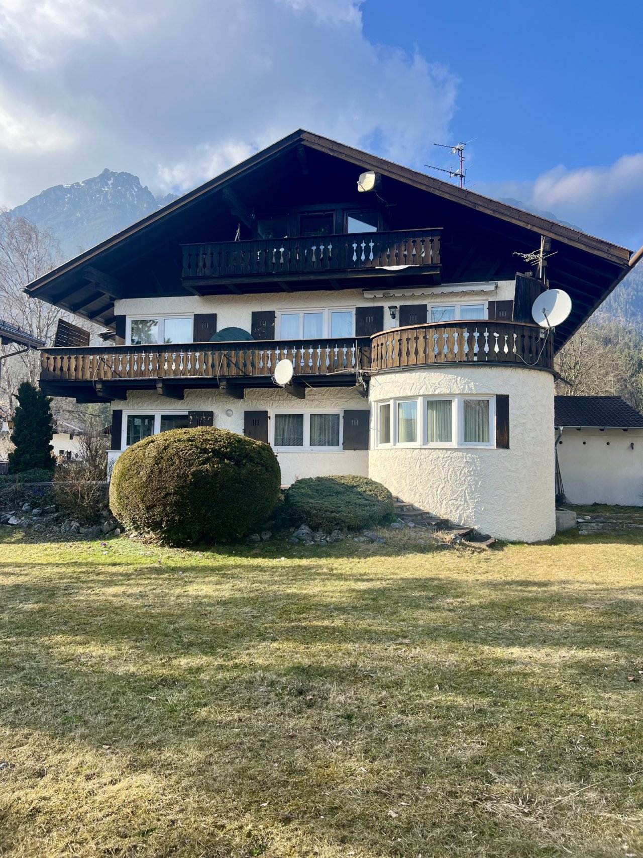 Charmantes Mehrfamilienhaus in Bestlage von Garmisch-Partenkirchen Charmantes Mehrfamilienhaus in Bestlage von Garmisch-Partenkirchen